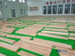45度斜鋪龍骨籃球體育地板更便宜的多少錢一平方米